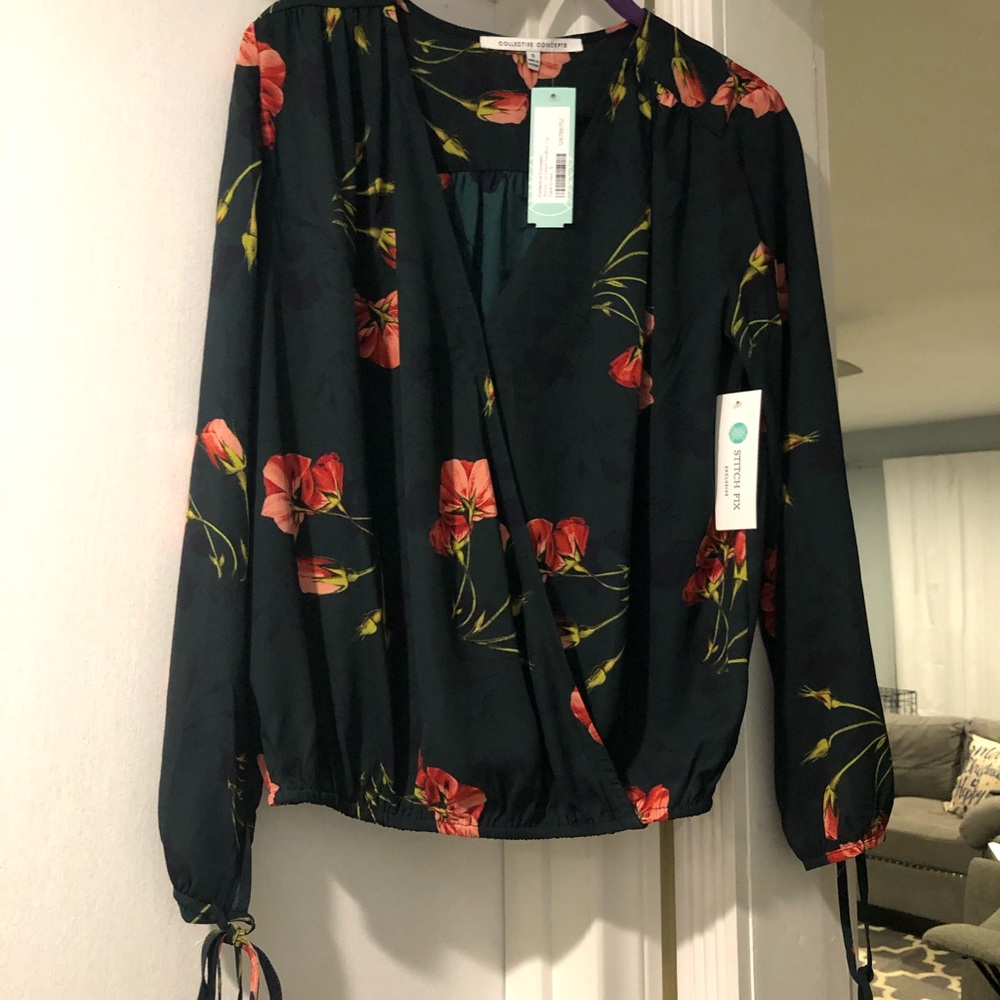 Collective concepts wrap style top